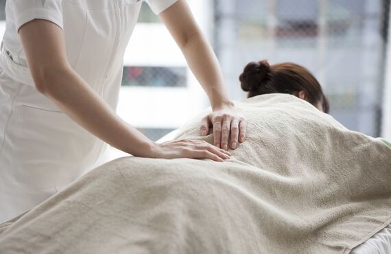 お母さんの心と体を整える産後ケア | 素敵なリラクゼーションタイムを叶える梅田のサロン・moni.